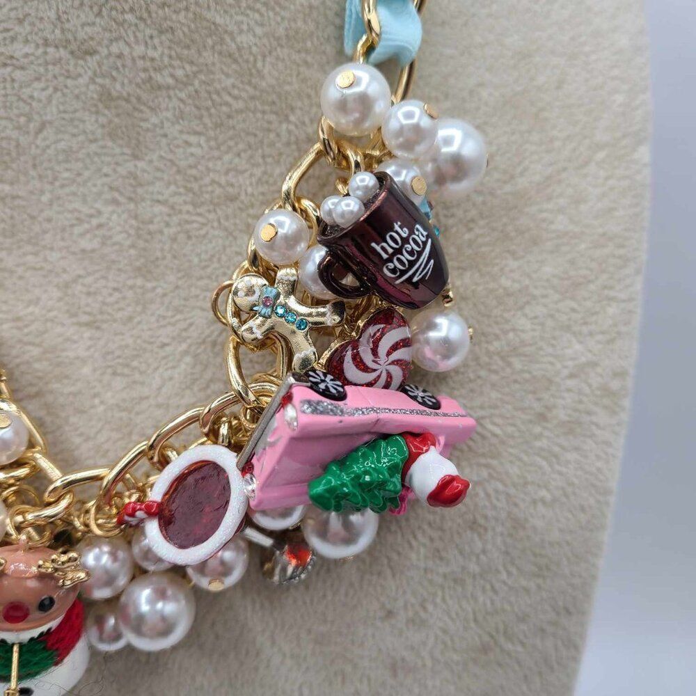 Betsey Johnson Christmas Silver Tone Charm Pearl Statement Necklace NWT! - Picture 10 of 11